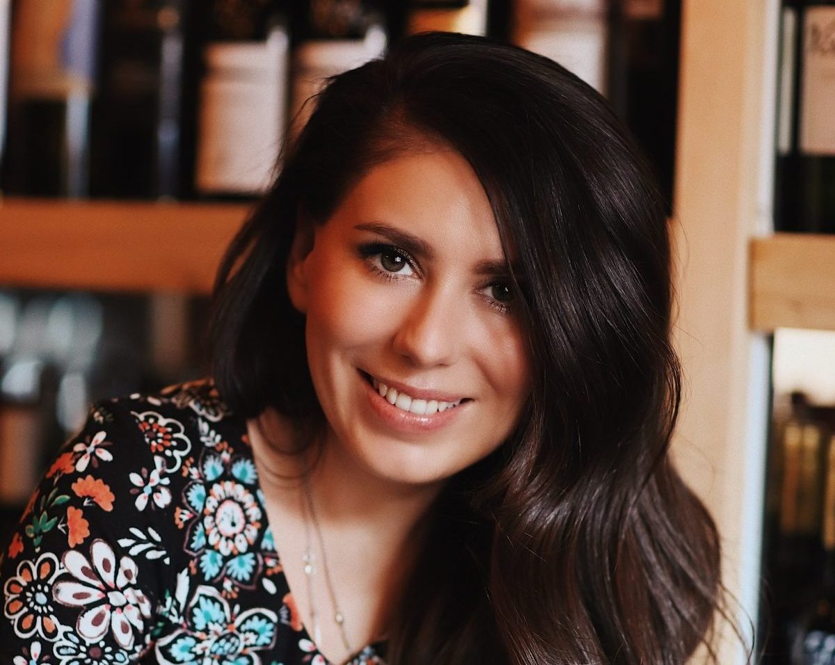 Как открыть своё заведение: советы от основательницы сети винных баров